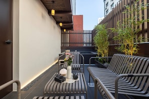 Mankai (Signature) | Decoración individual, escritorio, espacio para trabajar con un portátil