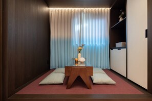 Kaica (Suite) | Individually decorated, individually furnished, desk, laptop workspace - Stay Passport Nagoya Anyang branch (Anyang)
