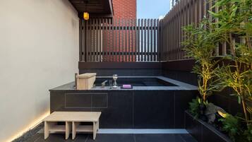 Mankai (Signature) | Individually decorated, individually furnished, desk, laptop workspace