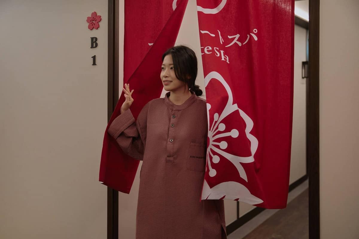 Tsubomi or Hana + Byeolchaetang PKG | Individueel gedecoreerd, een bureau, een laptopwerkplek, gratis wifi