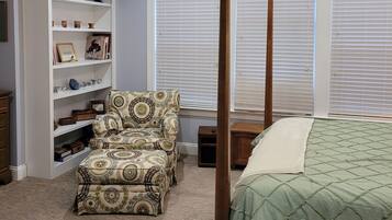 1 slaapkamer, een strijkplank/strijkijzer, wifi, beddengoed