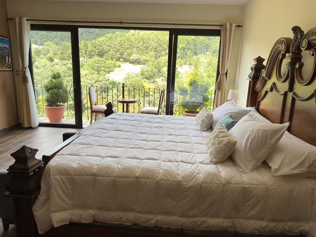 Suíte superluxo, vista para o jardim | Wi-Fi de cortesia