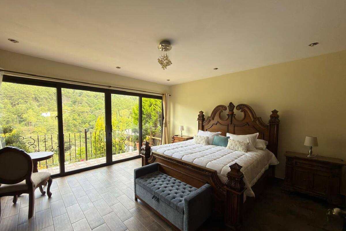 Suite de lujo, vista al jardín | Wifi gratis