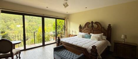 Luksussuite, hageutsikt | Wi-fi (inkludert)