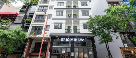 Mặt tiền nơi lưu trú