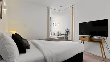 Iron/ironing board, WiFi, bed sheets