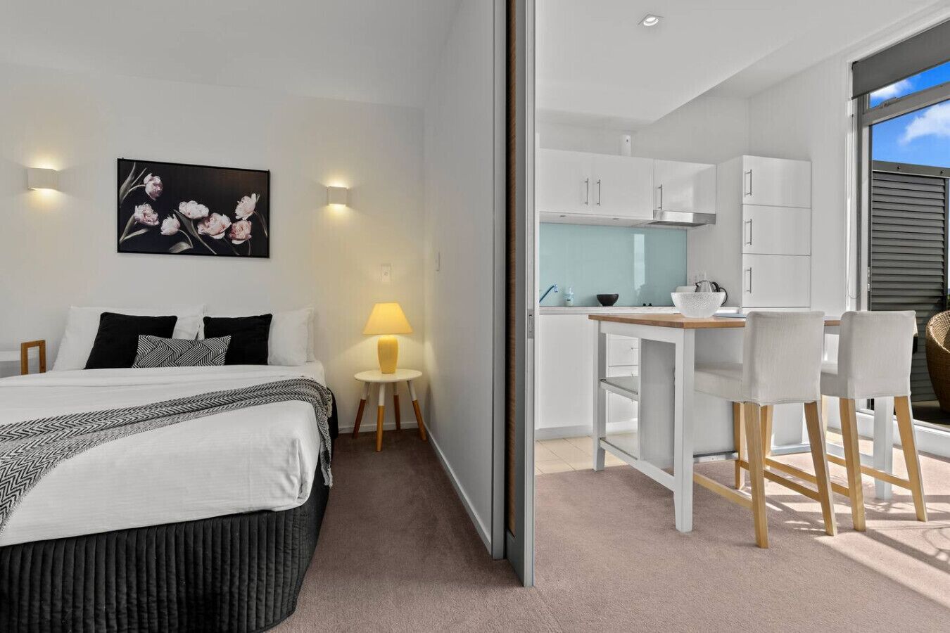 Iron/ironing board, WiFi, bed sheets