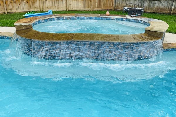 Piscina all'aperto, una piscina riscaldata