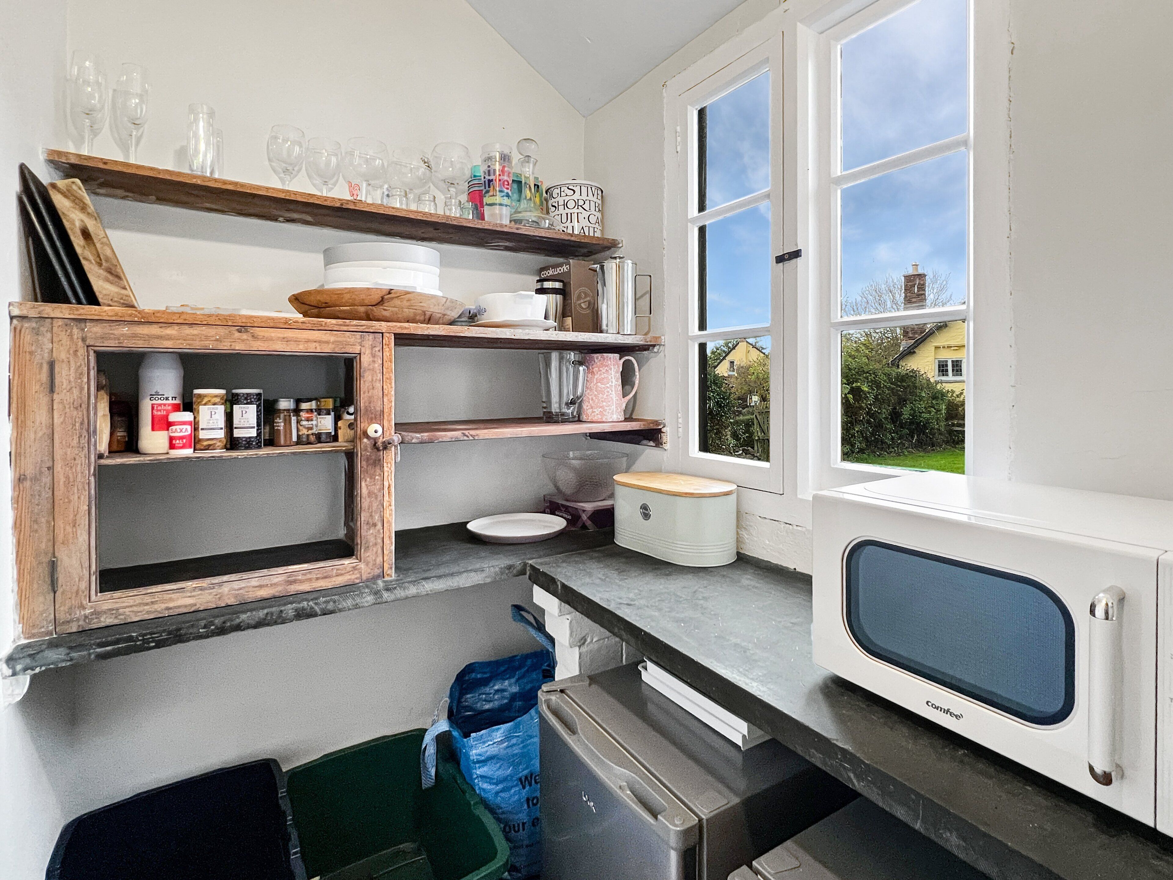 Microwave, oven, dishwasher