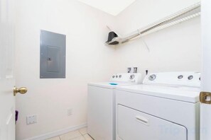 Unclassified image, 3 of 3, button - Relaxing 3 Bedroom Home Near Disney 4564 (Kissimmee)