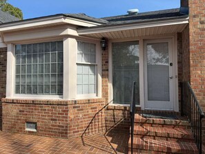 Terrace/patio - Large Desirable Corner House (Loris)