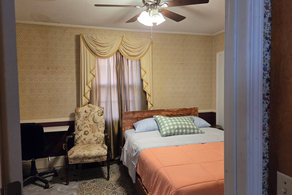 Basic Single Room, Non Smoking, City View | Desk, laptop workspace, free WiFi