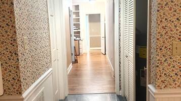 Comfort Double Room, Non Smoking, City View | Interior