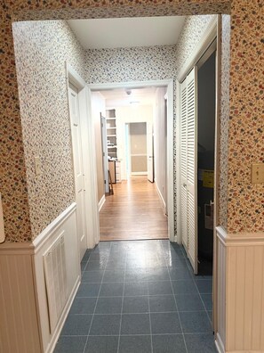 Comfort Double Room, Non Smoking, City View | Interior