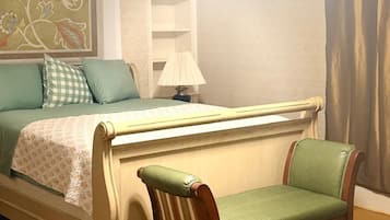 Habitación individual Elite, para no fumadores, vista a la ciudad | Muebles diferentes, escritorio y espacio para trabajar con laptop