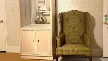 Habitació Deluxe, 1 llit de matrimoni gran, no fumadors, vistes a la ciutat | Mobiliari individual i escriptori