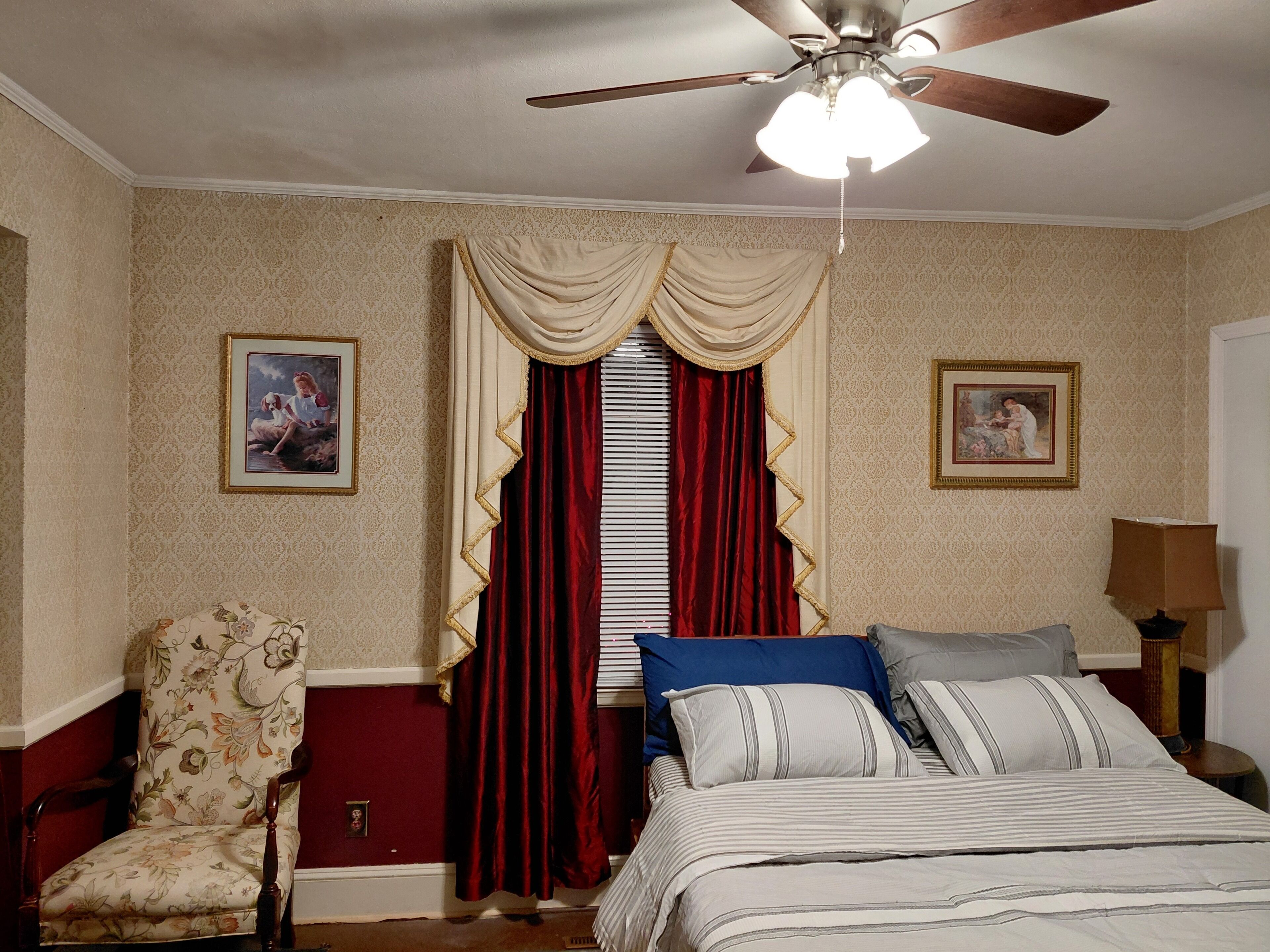 Basic Room, 1 Queen Bed, Non Smoking, City View | Individually furnished, desk, laptop workspace, free WiFi