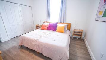 2 bedrooms, travel crib, free WiFi