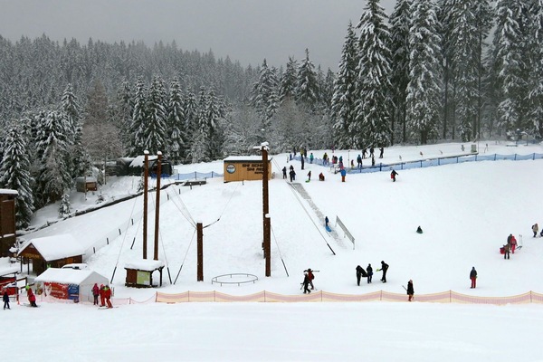 Snow, Sky, Slope, Tree, Outdoor Recreation, Winter Sport, Leisure, Sports Equipment, Sports, Recreation