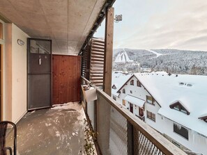 Property grounds - Lovely apartment for 3 people with WIFI, TV and balcony (Jilemnice)