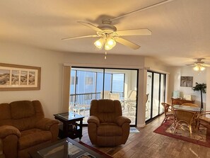 Smart TV, DVD player - La Coquina Gulf-Front – Beach, Pool & Sunset Views (Englewood)