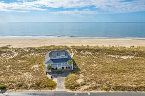 Beach nearby - Oceanfront Haven with Panoramic Sunsets & Wraparound Deck (Bald Head Island)