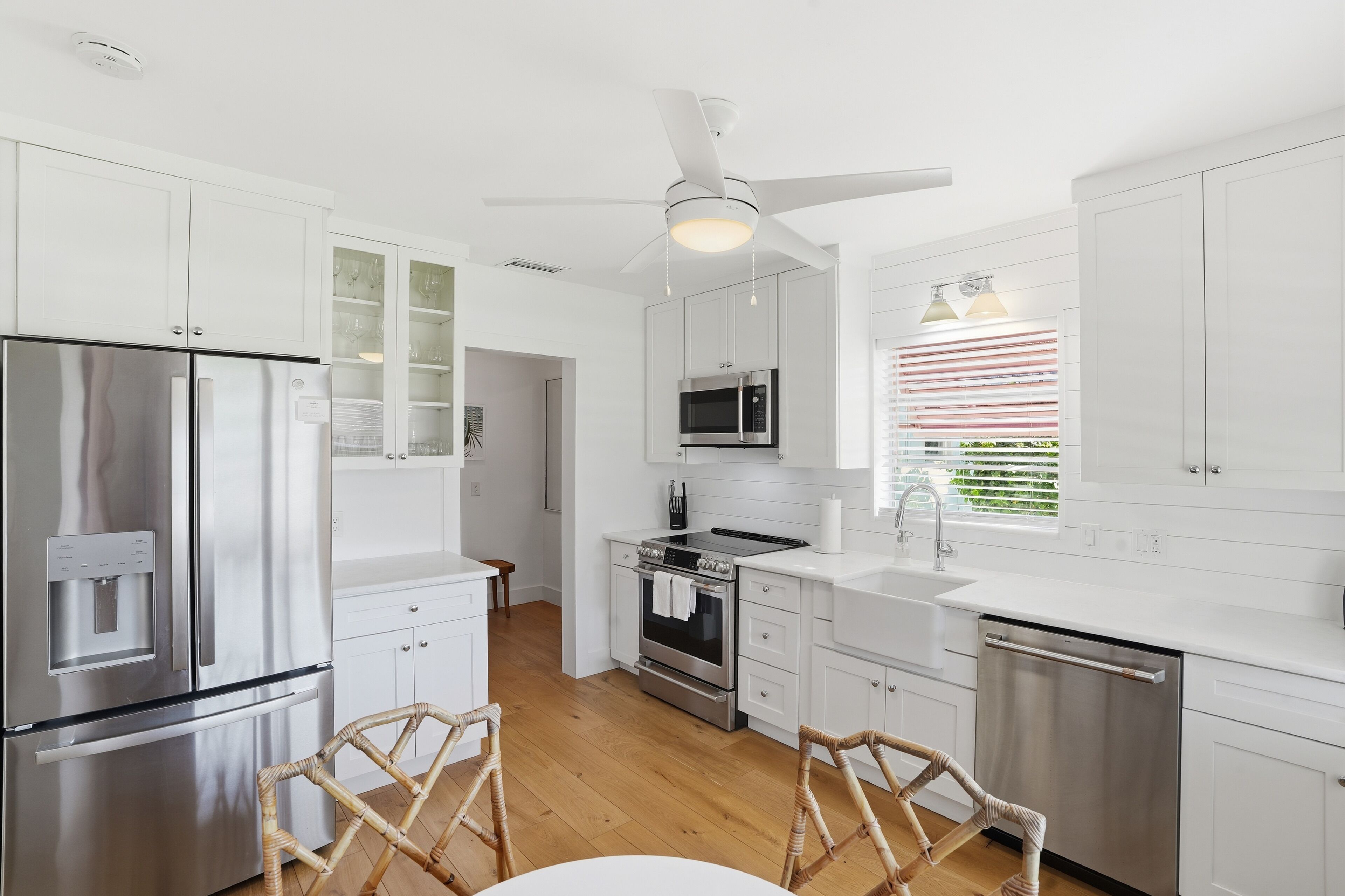 Mikrobølgeovn, ovn, kogeplade, opvaskemaskine