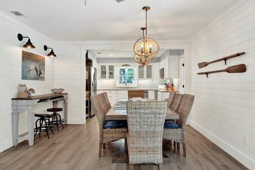 Private Heated Pool, Family Beach Getaway