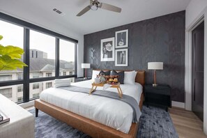 8 bedrooms, iron/ironing board, travel cot, free WiFi - Gaia - Odyssey - 4 Units - Heart of Midtown (Nashville)