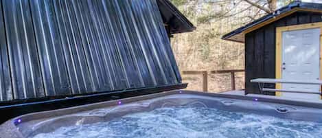 Tina de hidromasaje al aire libre