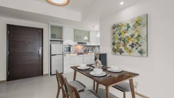 Appartement, 2 slaapkamers, uitzicht op de stad | Dineerruimte
