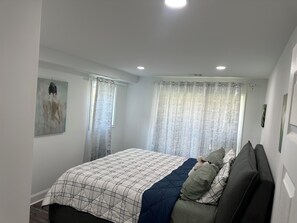 2 bedrooms, iron/ironing board, WiFi, bed sheets - 2-bedroom apartment in charming Silver Spring with AC (Silver Spring)