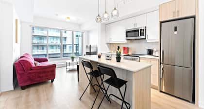 Boutique 2-Beds/2-Bath, Free Parking, Minutes to downtown and shopping