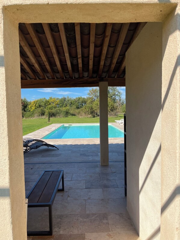 حمّام سباحة خارجي