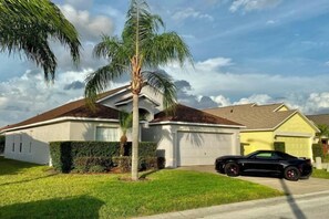 Room - Grand Luxury Pool Home Near Disney & Universal (Davenport)