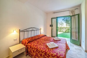 Free WiFi, bed sheets - Borgo Primizia M13 Pool And Sea, Otranto, Italy (Otranto)