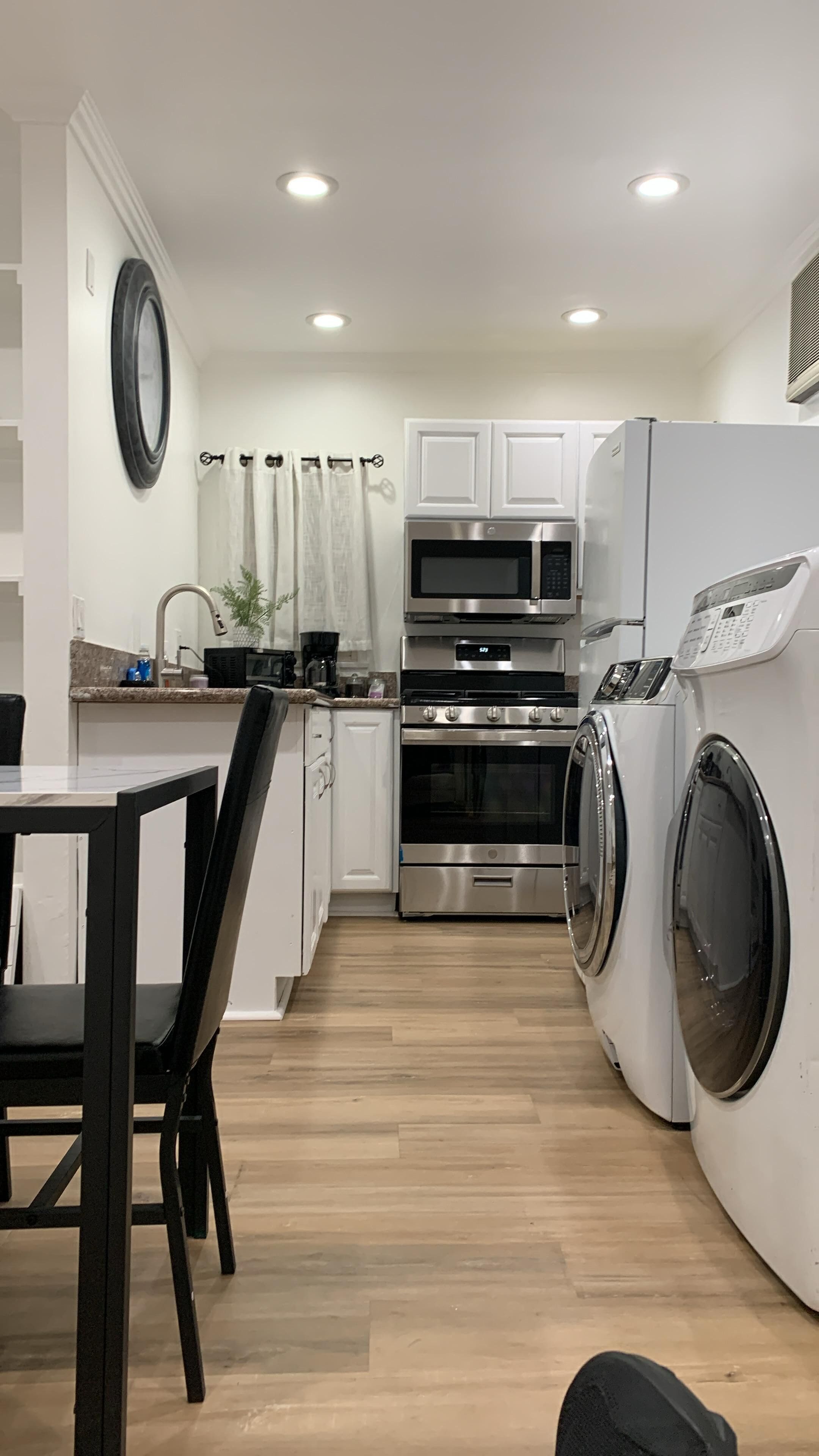 冰箱、微波炉、烤箱、炉灶