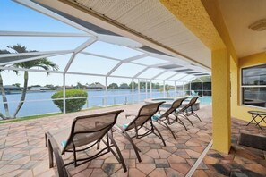 Room - Casa de La Vista – Pool & Spa with lakefront view (Cape Coral)