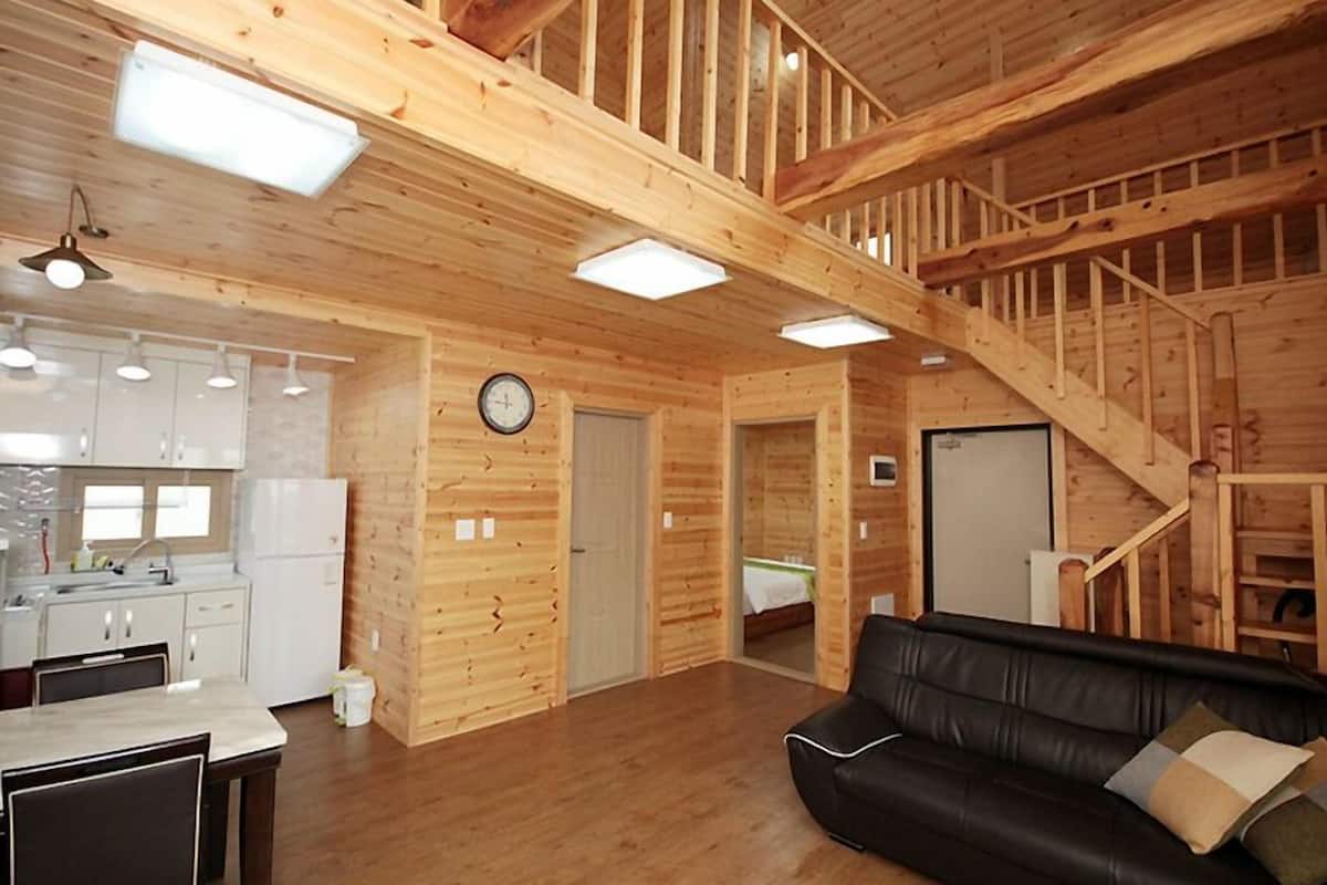 35PY Duplex Family Room | Wi-fi (inkludert)
