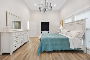 6 habitaciones, tabla de planchar con plancha, wifi y ropa de cama 