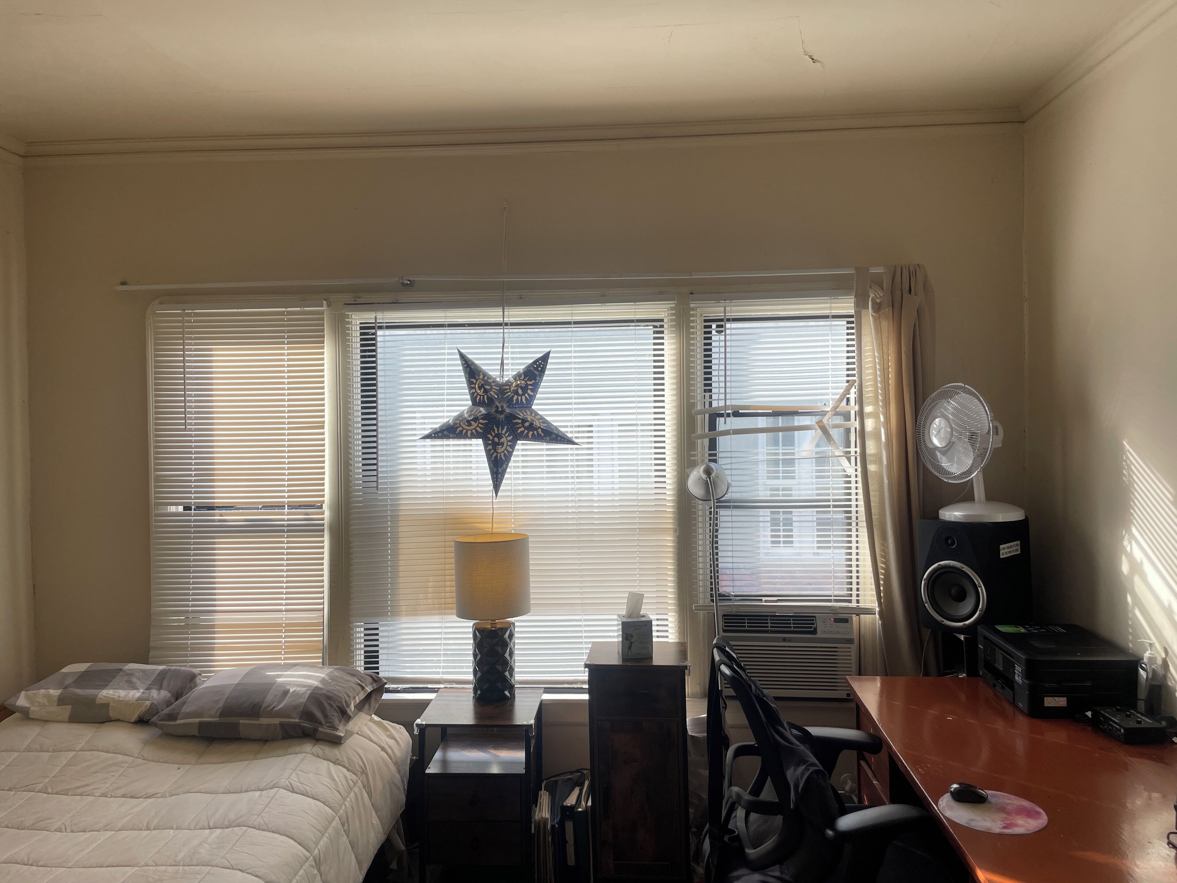 1 bedroom, desk, free WiFi, bed sheets