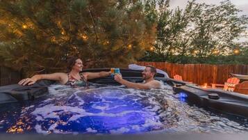 Bain à remous extérieur