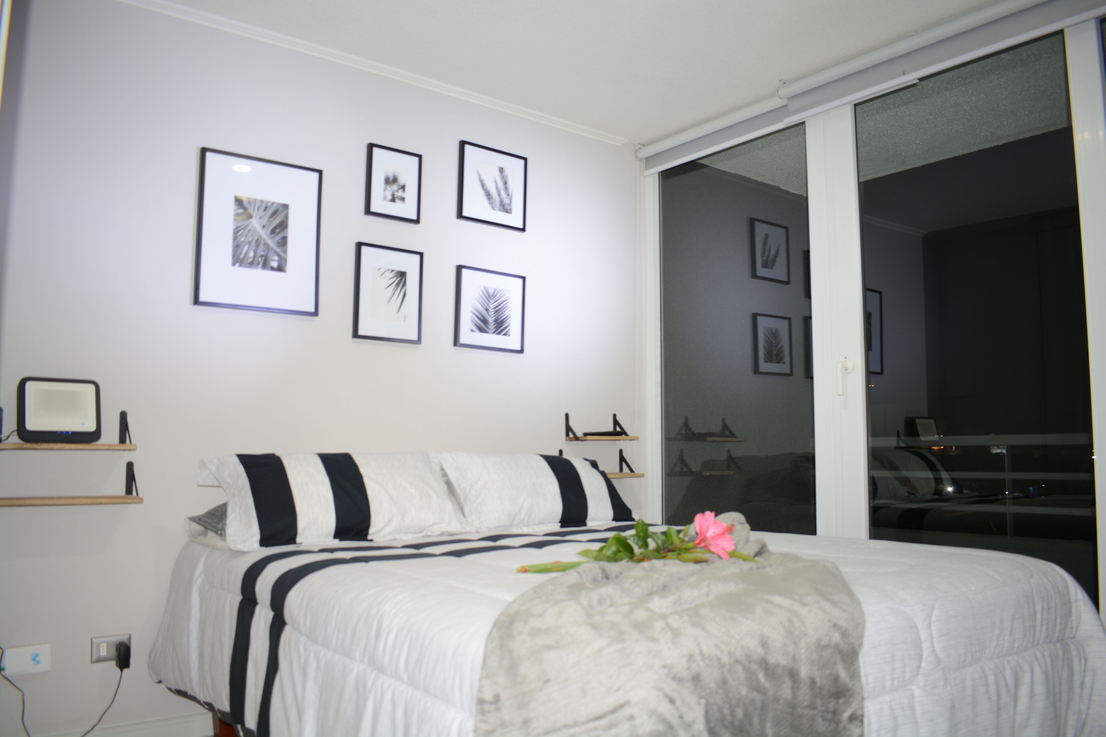 2 chambres, fer et planche à repasser, accès au Wi-Fi (inclus)