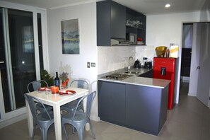 Microwave, oven - Apartamento 2 dormitorios, cerca de lo mas destacado de la ciudad y aeropuerto (Santiago)