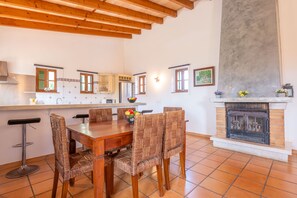 Dining - CALDERITX - Beautiful country house with private pool - Free WiFi (Ariany)
