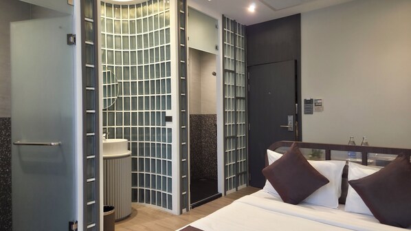 Habitación superior, balcón | Escritorio y wifi gratis 