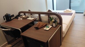 Superior Room, Balcony | Desk, soundproofing, free WiFi - Warm Pillow Hotel Bangkok (Bangkok)