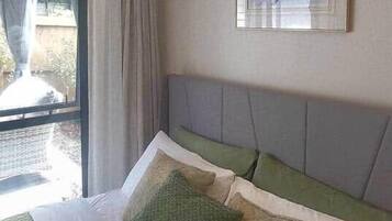 1 habitación, escritorio, wifi y ropa de cama