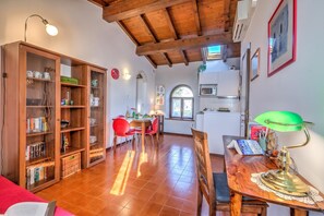 Standard Apartment, 1 Bedroom, Microwave, Mountainside (Le Fontane With View Lake) | Private kitchen - Le Fontane With View Lake (Gardone Riviera)