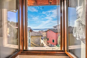 Standard Apartment, Multiple Bedrooms, Mountainside (Le Fontane With View Lake) | Interior - Le Fontane With View Lake (Gardone Riviera)